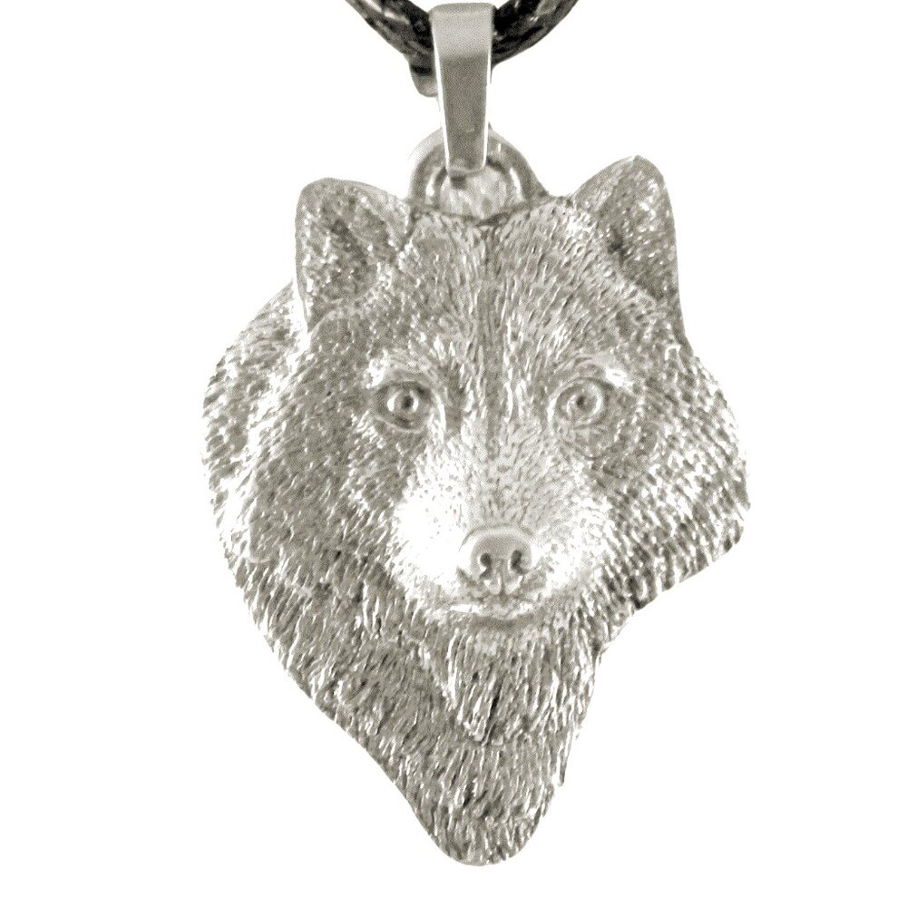Front facing wolf head necklace 1663